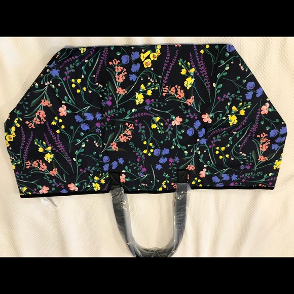 NWT! Victoria’s Secret large floral tote - Picture 2 of 6